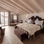 Schlosshotel Hotel 4*