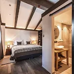 Schlosshotel 4*