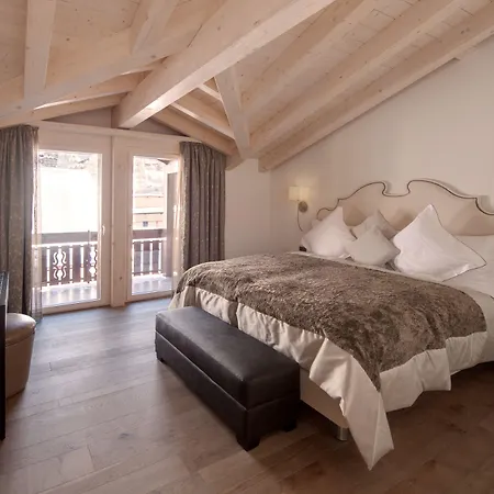 Schlosshotel 4*