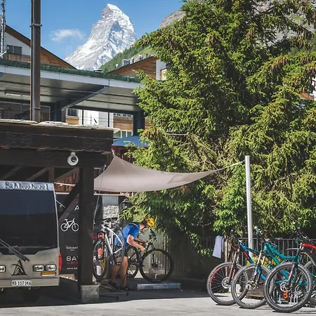 Schlosshotel מלון צרמט