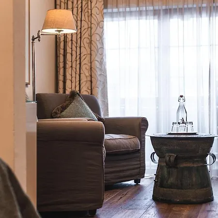 Schlosshotel צרמט