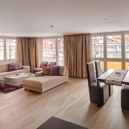 Schlosshotel 4* צרמט