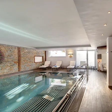 Schlosshotel 4* צרמט