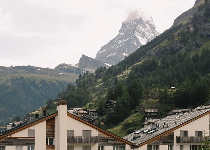 Schlosshotel Hotel 4*